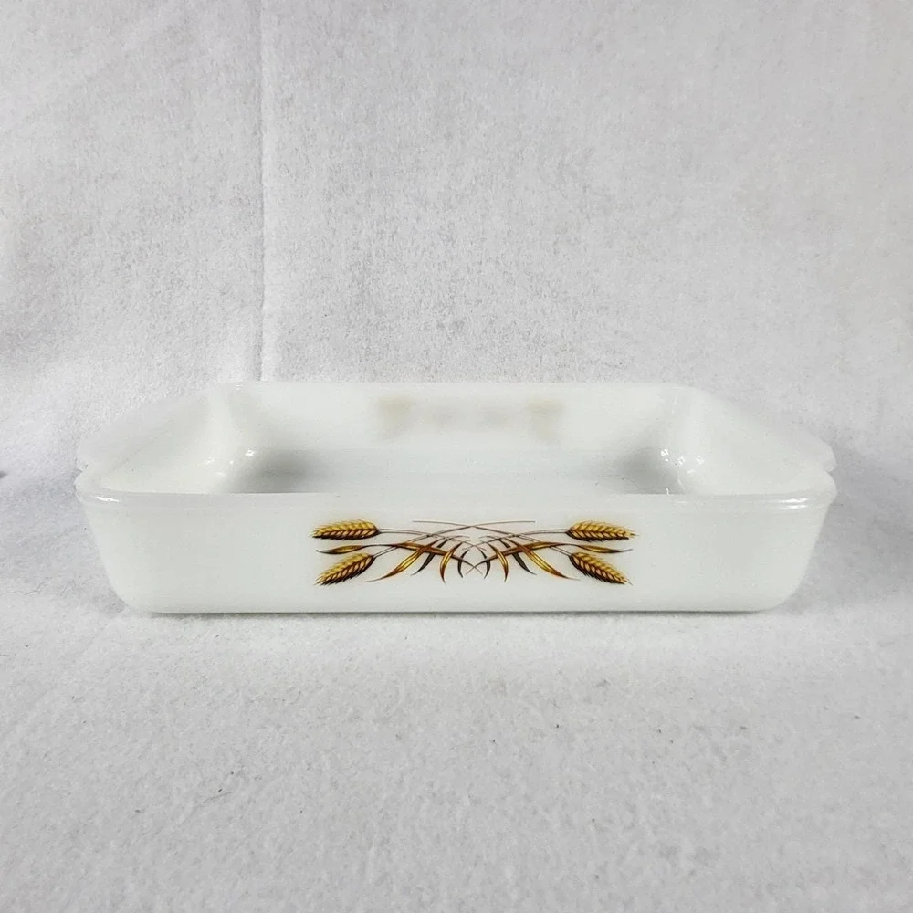 VTG Fire King Golden Wheat Casserole Dish #410 Milk Glass MCM Ovenware 1.5 Qt
